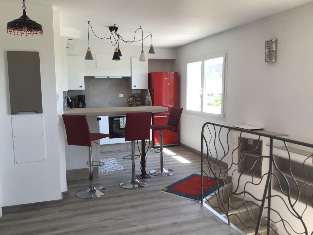 2 Pieces Rez-De-Jardin Dans Maison Avec Piscine Villeneuve-Loubet Dış mekan fotoğraf