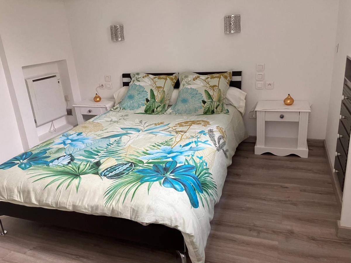 2 Pieces Rez-De-Jardin Dans Maison Avec Piscine Villeneuve-Loubet Dış mekan fotoğraf