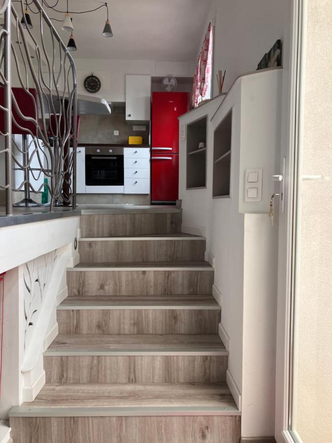 2 Pieces Rez-De-Jardin Dans Maison Avec Piscine Villeneuve-Loubet Dış mekan fotoğraf