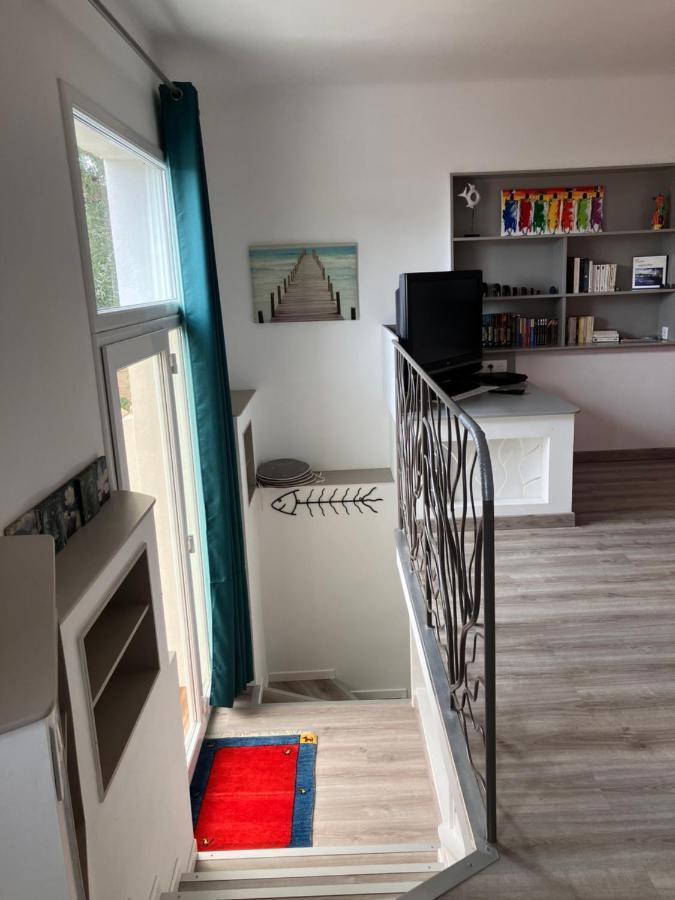 2 Pieces Rez-De-Jardin Dans Maison Avec Piscine Villeneuve-Loubet Dış mekan fotoğraf
