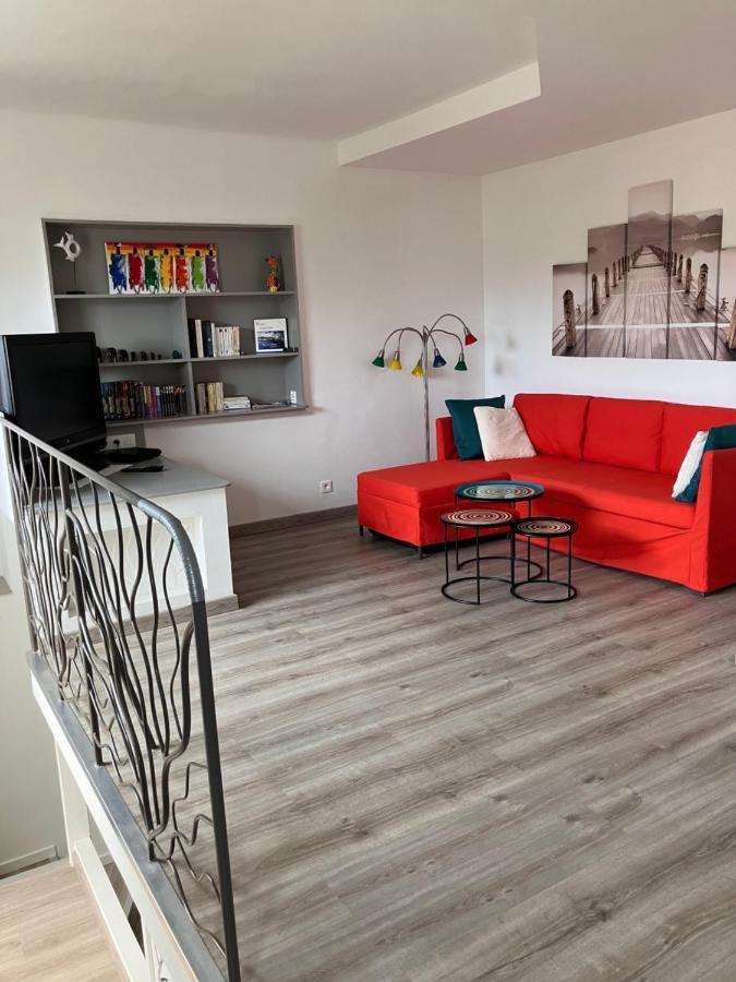 2 Pieces Rez-De-Jardin Dans Maison Avec Piscine Villeneuve-Loubet Dış mekan fotoğraf