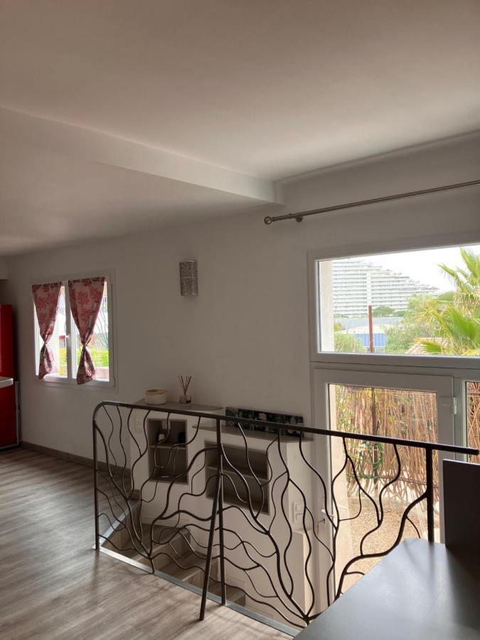 2 Pieces Rez-De-Jardin Dans Maison Avec Piscine Villeneuve-Loubet Dış mekan fotoğraf