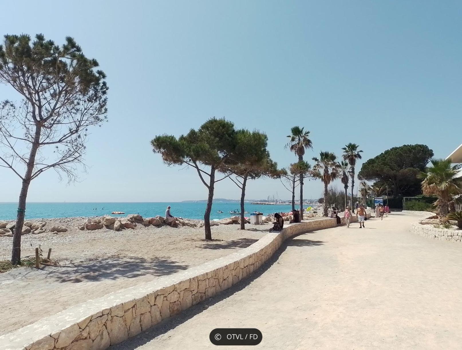 2 Pieces Rez-De-Jardin Dans Maison Avec Piscine Villeneuve-Loubet Dış mekan fotoğraf