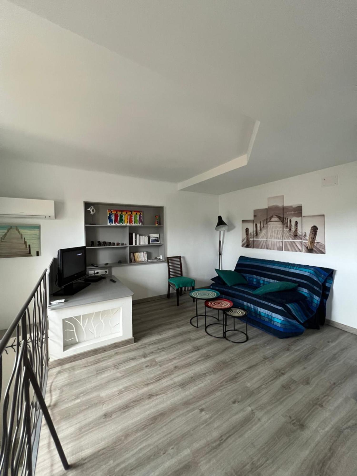 2 Pieces Rez-De-Jardin Dans Maison Avec Piscine Villeneuve-Loubet Dış mekan fotoğraf