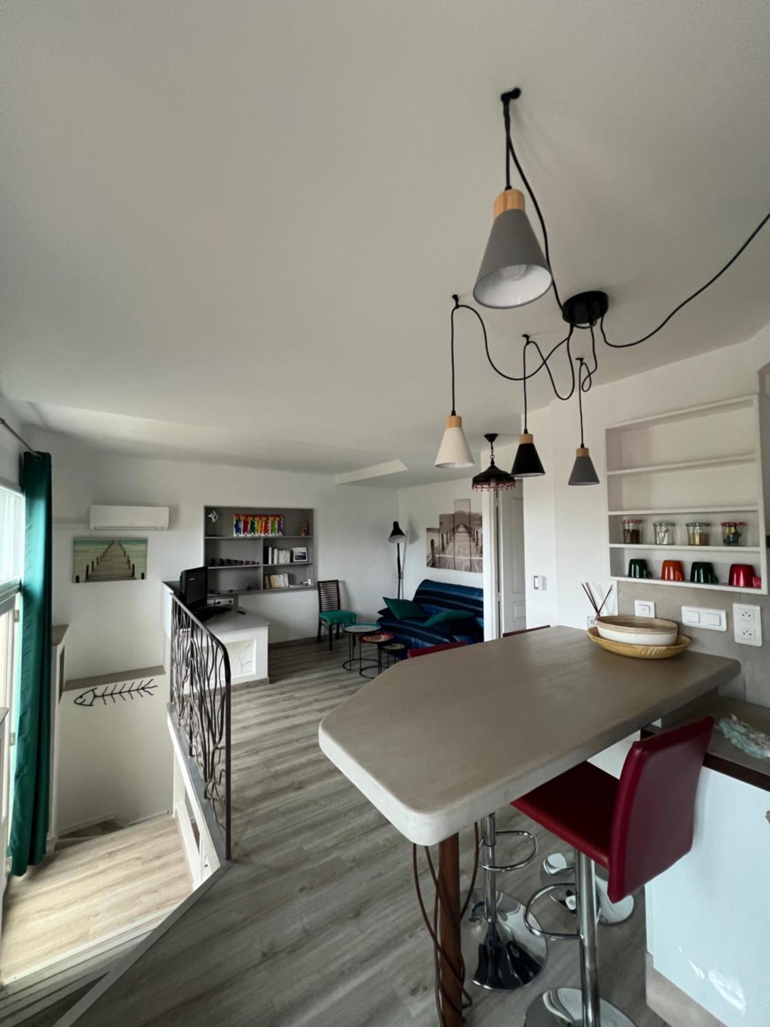 2 Pieces Rez-De-Jardin Dans Maison Avec Piscine Villeneuve-Loubet Dış mekan fotoğraf